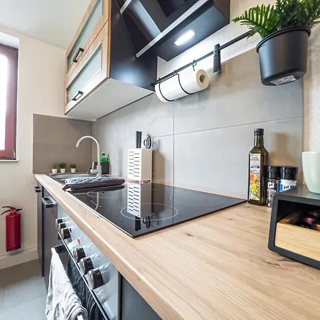 Apartment Rathausblick - moderne Mit 2 Schlafzimmern, Kueche, Bad, Waschmaschine & Trockner Mitten In Der Innenstadt Leipzig