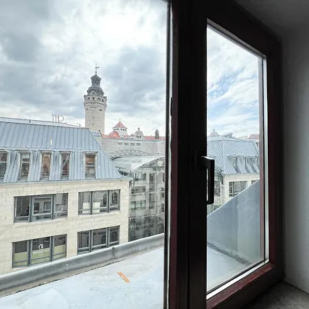 Rathausblick - moderne Mit 2 Schlafzimmern, Kueche, Bad, Waschmaschine & Trockner Mitten In Der Innenstadt Apartment *